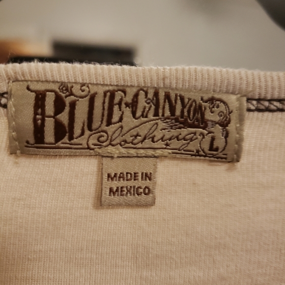 Women's shirt - Picture 3 of 3